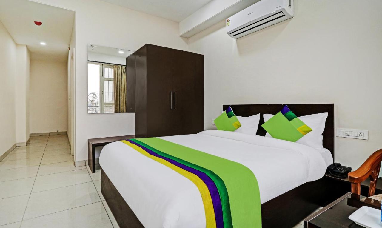 Treebo Kamron Regency Sector 80 Hotel Mohali Exterior photo