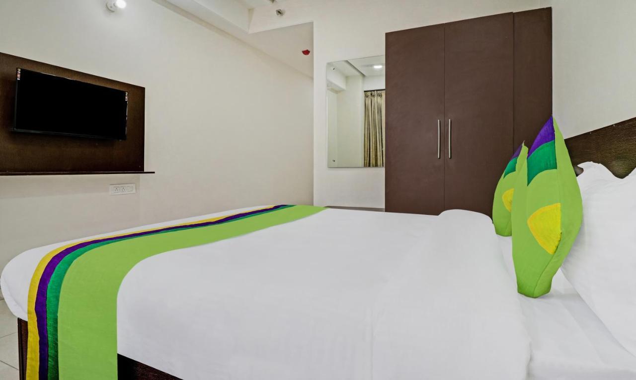 Treebo Kamron Regency Sector 80 Hotel Mohali Exterior photo