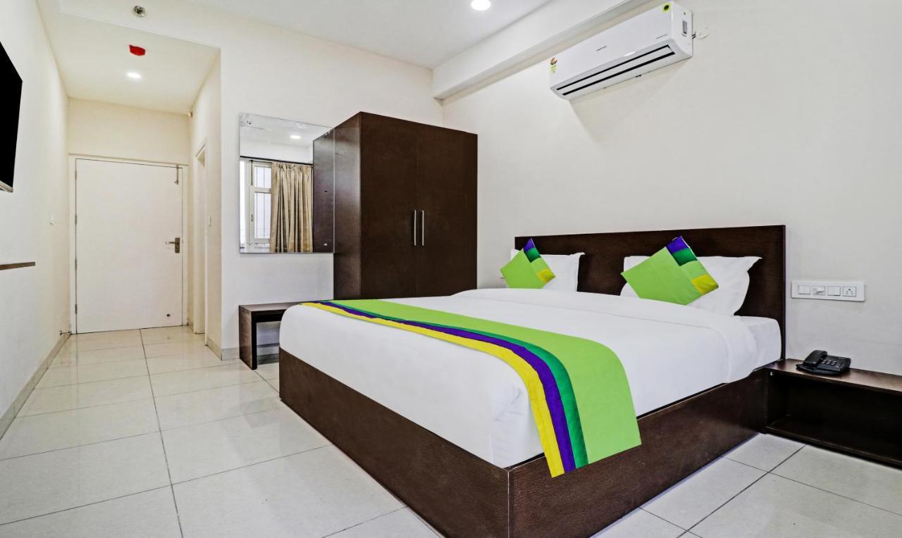 Treebo Kamron Regency Sector 80 Hotel Mohali Exterior photo