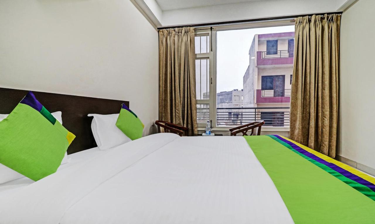 Treebo Kamron Regency Sector 80 Hotel Mohali Exterior photo