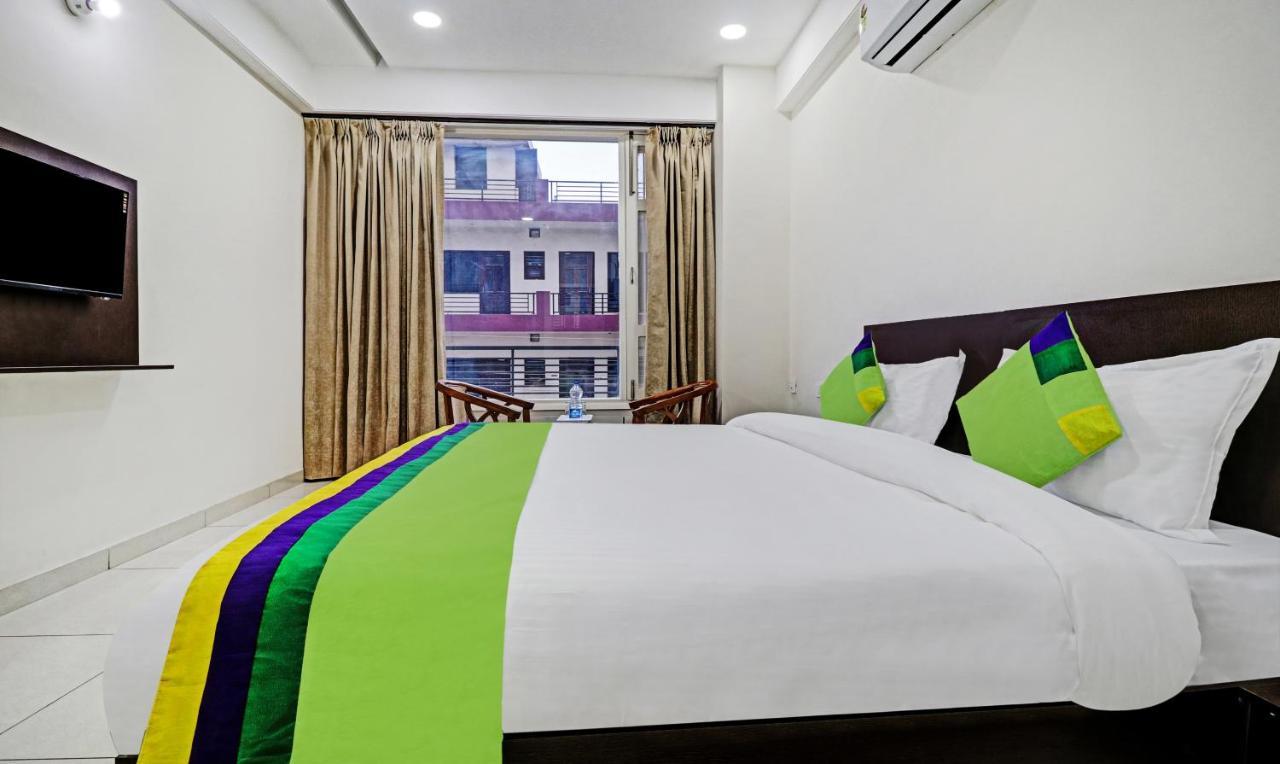 Treebo Kamron Regency Sector 80 Hotel Mohali Exterior photo