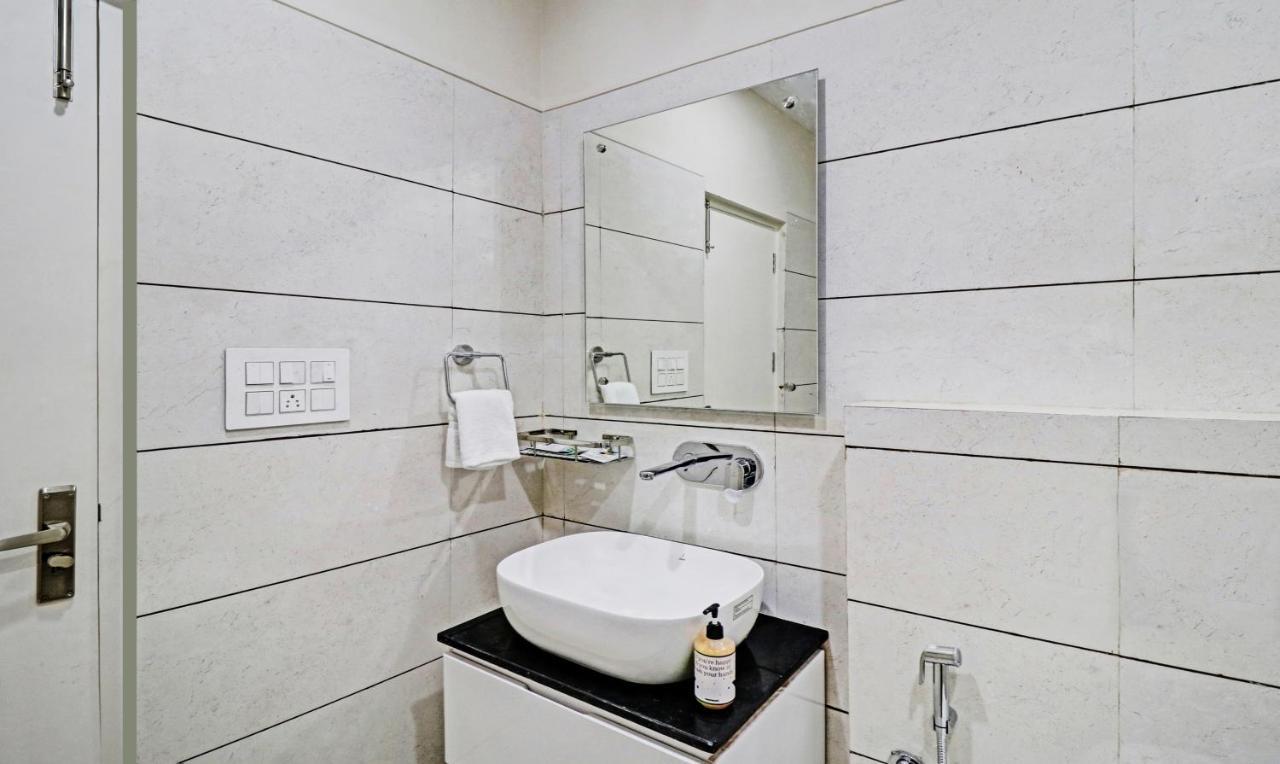 Treebo Kamron Regency Sector 80 Hotel Mohali Exterior photo