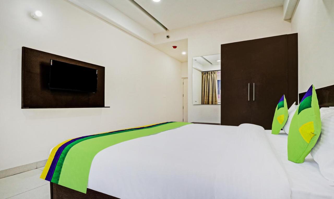 Treebo Kamron Regency Sector 80 Hotel Mohali Exterior photo